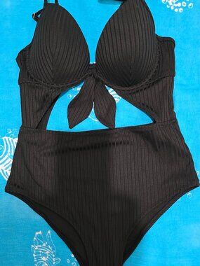 Black Shade & 29Shore One Piece Size 34C